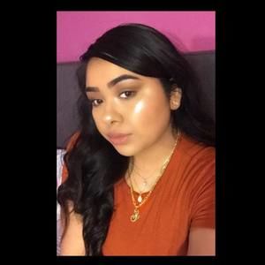 Meet your Posher, Marina